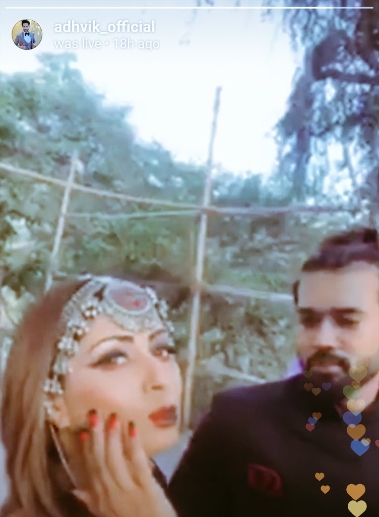_Sonika_Tweets_'s tweet photo. Majaa Aa Gya #Sangeeta Mam Live On #AdhvikMahajan Live Chat Yesterday. 

I M Happy #Shachini #Psilent Is Back. 

But

#Live Dekh Ke Aur Bhi #Khushi Hui. #Sangeeta Mam Really #Preety 😘😘😘😍😍😍❣️❣️❣️❣️

@sangitara2341 #DivyaDrishti https://t.co/yzVZqekNYI