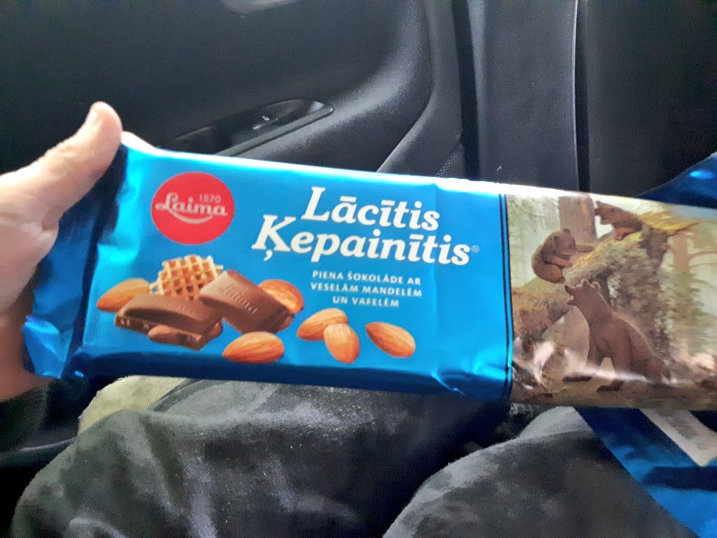 FranckPachot's tweet photo. Whatever ๐ง๐ช or ๐จ๐ญ think about it, this ๐ฑ๐ป is a very good candidate for ๐ซ tasting. #rigadevdays19 https://t.co/yqAzKuWTS5