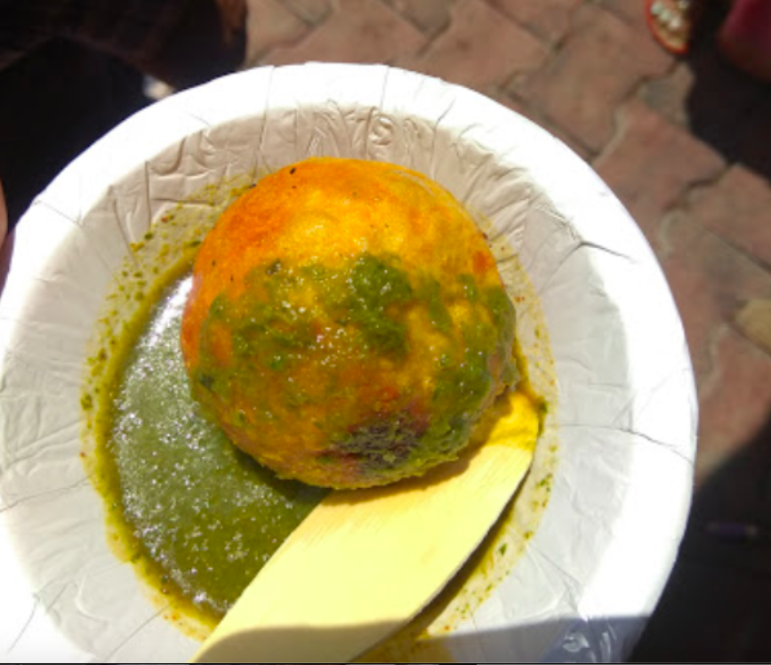 StreetsThatTalk's tweet photo. Batla Kachori, Chopra Patties, Khamman, Poha, Jalebi, Lassi and more... This places is simply delicious.
At: Vijay Chaat House, 56 Dukkan #Indore.
Photos via Google Places
#TSIndore #Indorediaries #Breakfast #Kachori #Samosa #Pohajalebi #indianstreetfood #Foodiediaries https://t.co/IGbTJdqwqH