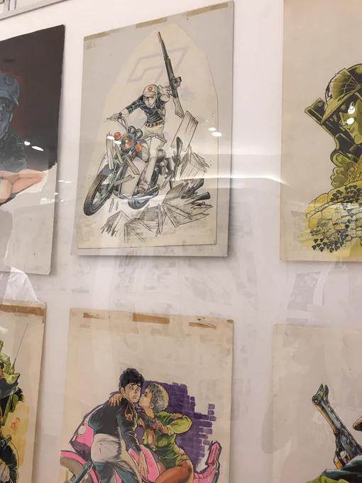 ワイルド7展に来ました。ああ、恰好いい!一番影響受けた漫画かもしれない、似ても似つかないかもしれないけど。オマージュで「灰になるまで」ってタイトルの漫画を描いたことがあるの! 