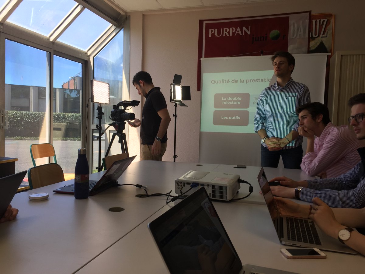 🎬Suite et fin de notre journée de tournage dans nos locaux et une visite du Château #Baudare, exploitation viticole du #Frontonnais. Une journée très enrichissante en compagnie de notre réalisateur <a href="/pons_leo/">Leo Pons</a> !
#communication #juniorentreprise #movie #vinsdefronton #purpanjunior