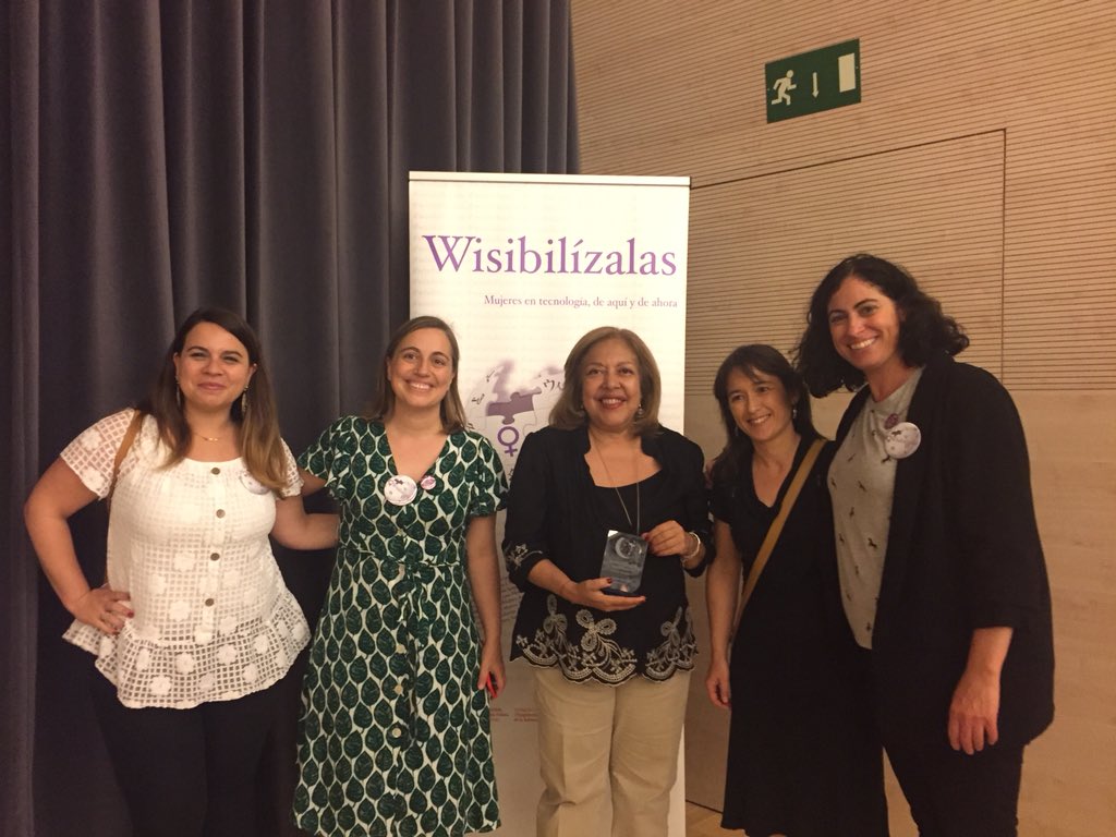 cris_aranda_'s tweet photo. Ayer, sencillamente, fue un día mágico y majico. GRACIAS a todas las personas con quien tuve el inmenso placer de compartir sueños, experiencias y, por supuesto, risas. #DivinAI @wisibilizalas @UPFBarcelona @MujeresTech #CambiemosElMundo https://t.co/3NSQcv7g8v