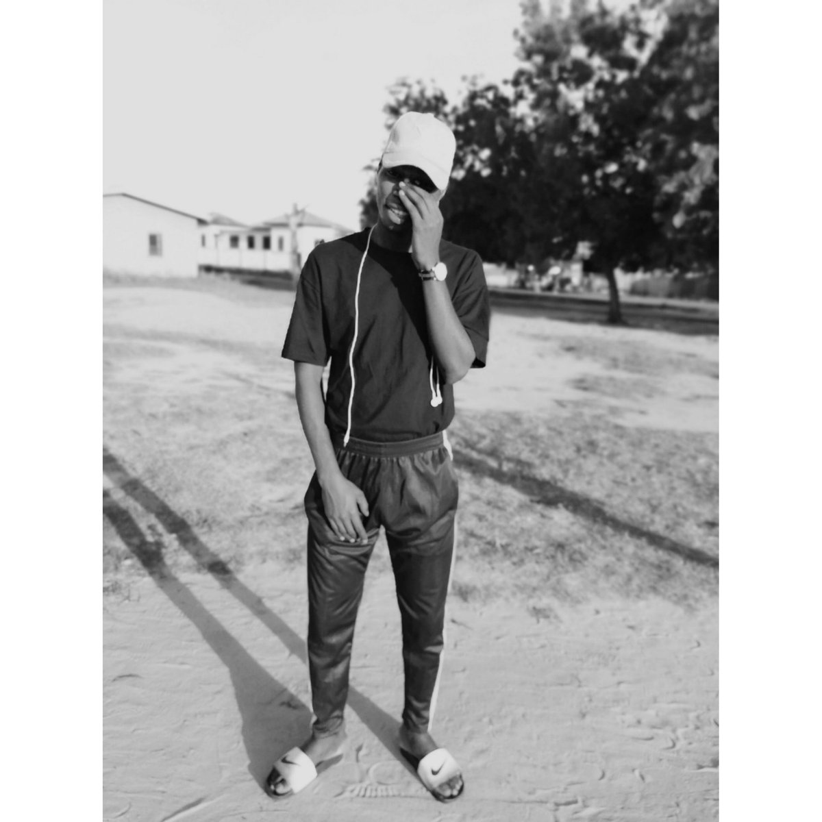 DLZion2's tweet photo. The Reason To Live Gives You The Reason Die.
#_KOENE. #_No Side Feelings https://t.co/4aDm19tLlL