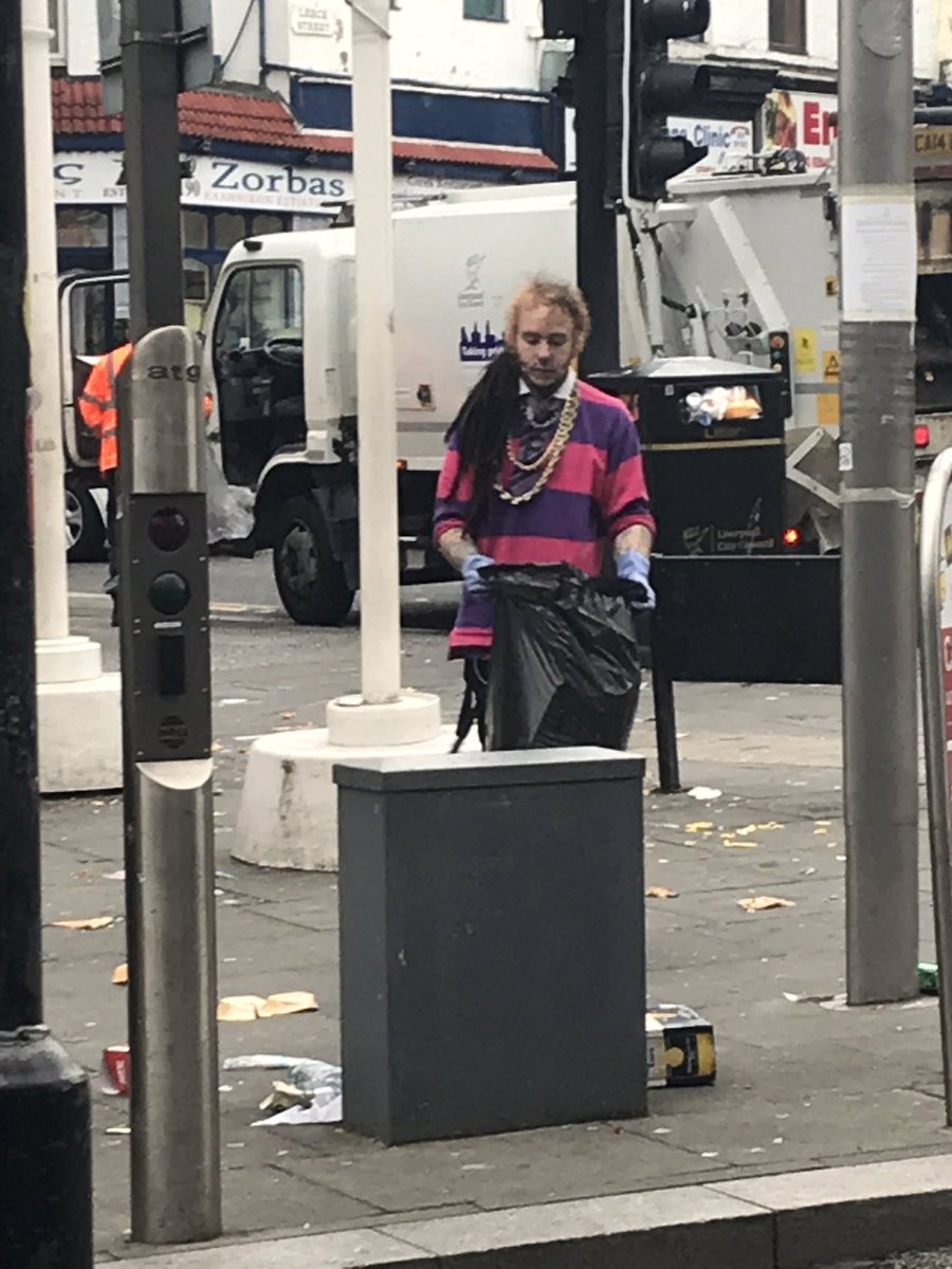 joannapjones's tweet photo. This little legend has been picking up rubbish voluntarily and single handedly since very early doors in Liverpool city centre. Let’s get him the recognition he deserves. Thank you young man.....if there were more people like you, what a great place it would be ❤️ #liverpool https://t.co/RxqGLz2kSp