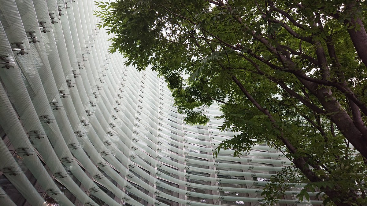 いいね おいしいね على تويتر カフェコキーユ 東京都港区六本木 国立新美術館 で美術鑑賞の後に緑あふれ清々しいオープンテラスでコーヒーを美味しく頂きました あぁぁこれは気持ちいいっす 読書にも最適 あまりに気持ち良くて女性が足を投げ出している