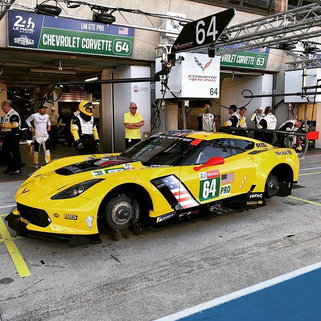 olivergavin's tweet image. Ready to go for #LM24 test.
.
.
@teamchevy @corvette.racing #C7R @24heuresdumans @fiawec_official 
#ChevyPower #V8 #Sportscar #GTEPro #RedMirrors #TiresInTheOven #RedMirrors #64 bit.ly/2WfevGh