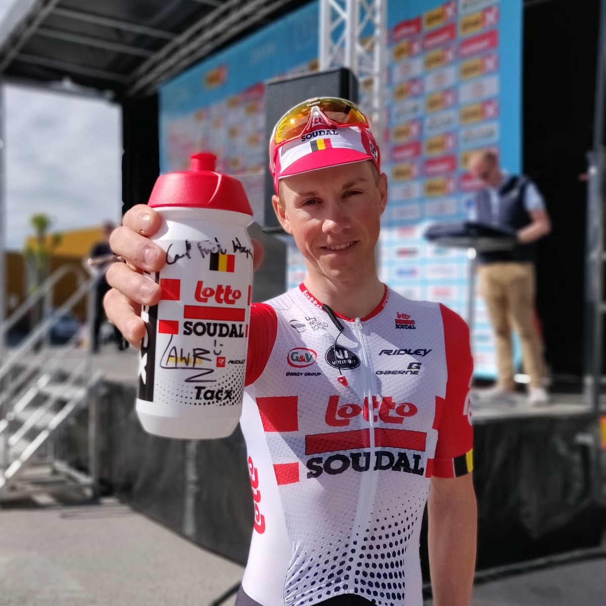 WIN A SIGNED BOTTLE FROM @Lotto_Soudal! 😀🎉

RT &amp; follow <a href="/tourofnorway/">Tour of Norway</a> to get a chance to win this bidon signed by <a href="/CFHagen/">Carl Fredrik Hagen</a> and the whole @Lotto_Soudal team! 🤩

Thanks a lot <a href="/CFHagen/">Carl Fredrik Hagen</a>, <a href="/Tim_Wellens/">Tim Wellens</a>, <a href="/LawrNaesen/">Lawrence Naesen</a>, <a href="/SanderArmee/">Sander Armée</a>, <a href="/bjorg_lambrecht/">Bjorg Lambrecht</a> and <a href="/nikolas_maes/">Nikolas Maes</a>!

#TourofNorway 🇸🇯