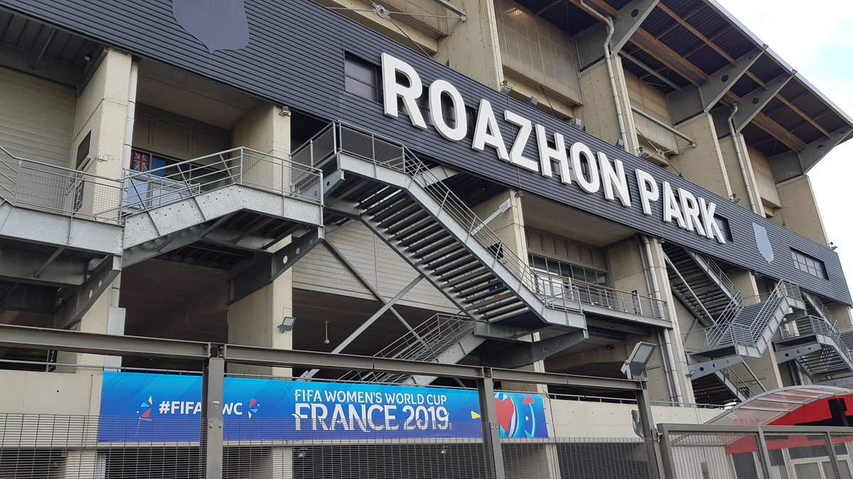 LBFoff's tweet image. Quand le @RoazhonPark passe en mode Coupe du Monde Féminine !
Tout savoir sur la #FIFAWWC à @metropolerennes : footbretagne.fff.fr/simple/le-mond…