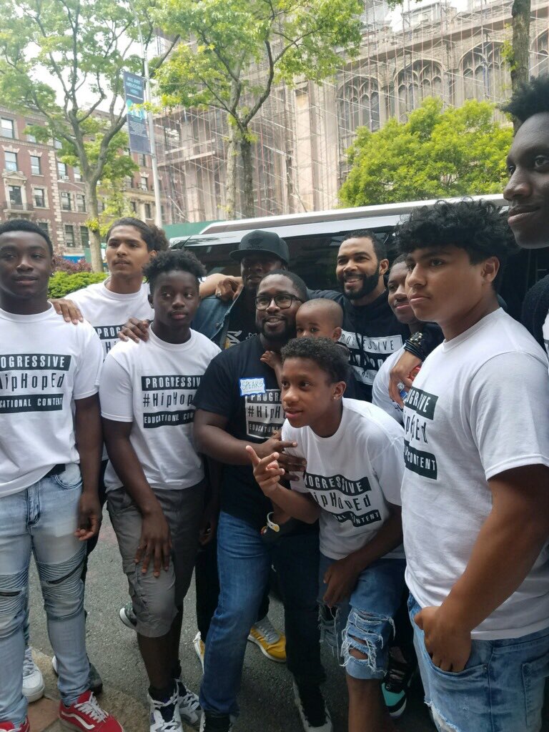 mrlewisspears's tweet photo. @kismetofkings and I led a workshop titled, “The Evolution of @MeekMill the Hip Hop SUPERHERO.” In the presentation for @TheRealHipHopEd conference, we explored the life and lyrics of @MeekMill while admiring his #CriminalJusticeReform efforts!

#hhec #thehoodtoharvard https://t.co/v2LXZzRdO7