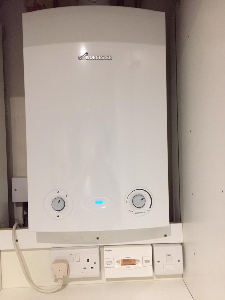 HeatingConway's tweet photo. A couple of photos of latest boiler to be fitted. New Worcester 18ri fitted along with Worcester filter. Call now for a free quote. #conwayheating #Worcesterbosch https://t.co/BdjSshzCou