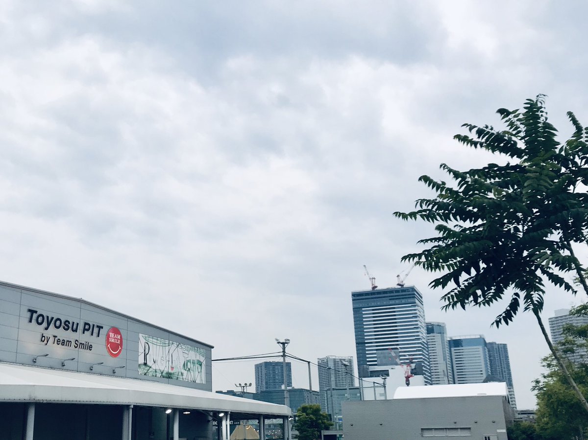 石原真 夕方からは豊洲pit クインテットのライブ 楽しいライブでしたが 一番驚いたのは女性ファンの多さ スタッフ に聞いたら4割が女性客だったそうです クインテットは新しい方向性を見つけたユニットという感じがしました クインテット Queentet