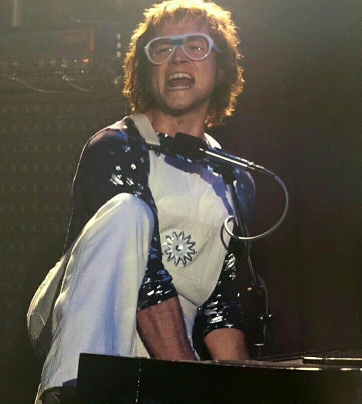 Jaredproudofyou's tweet image. #taronegerton #eltonjohn @rocketmanmovie 🚀😘😍