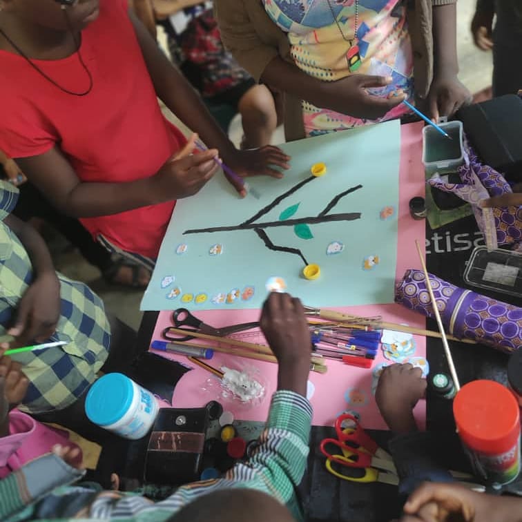 cci_ng's tweet photo. Oh, we probably kept you waiting a little too long.
Smiles are magical. So yesterday, we created enough happiness to go round at Tabitha Home, Ibadan.
#AMillionDreams #FACI2.0 #PlasticFree #Plasticpollution https://t.co/upaJxIl3pL