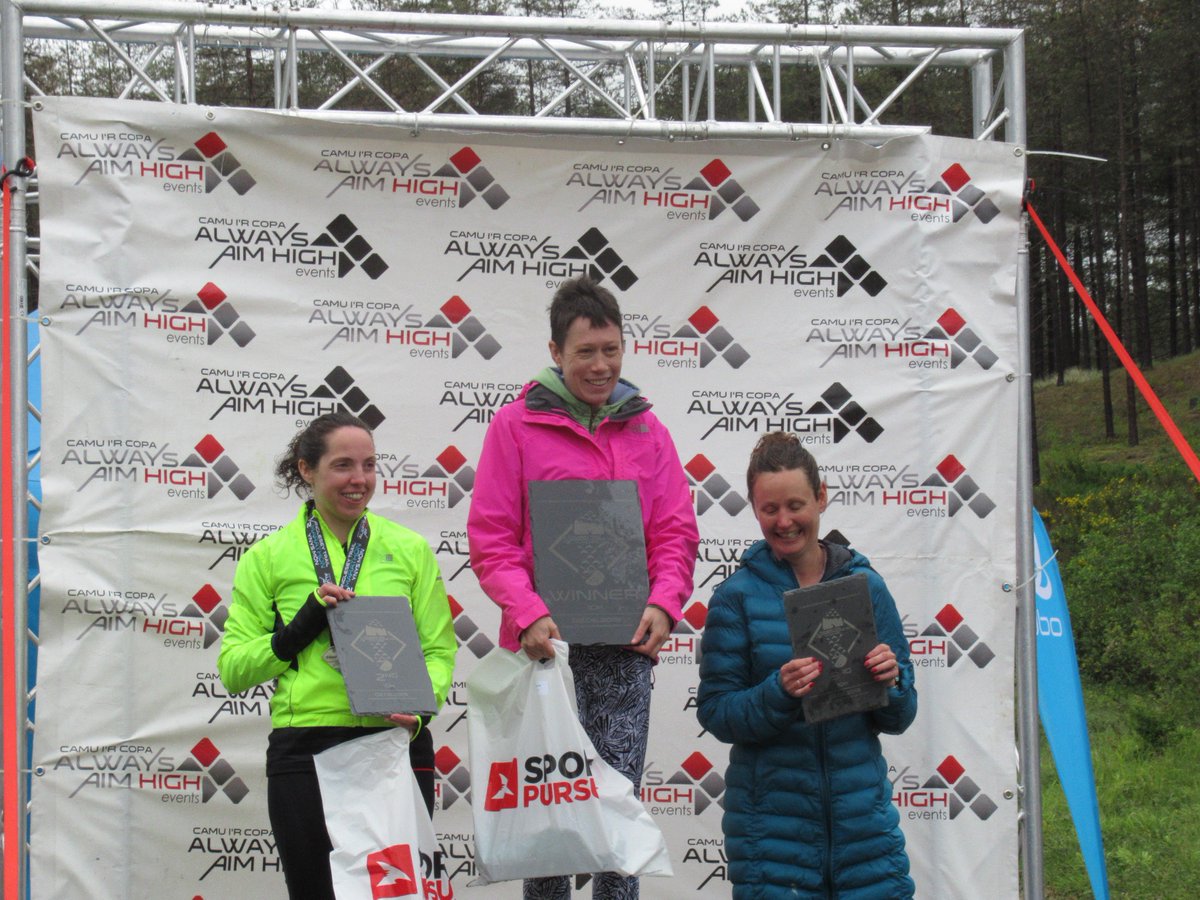 ellie_sut83's tweet image. Beyond elated to finish 1st lady &amp;amp; 2nd overall at the Angelsey Trail 10k today. Not expected at 3 months postpartum as haven't run further than 5k since last July! Thanks @PdwSports &amp;amp; @HonitonPhysio for getting my legs race ready! #thismumruns #newmum #athlete #runner #ukrunchat