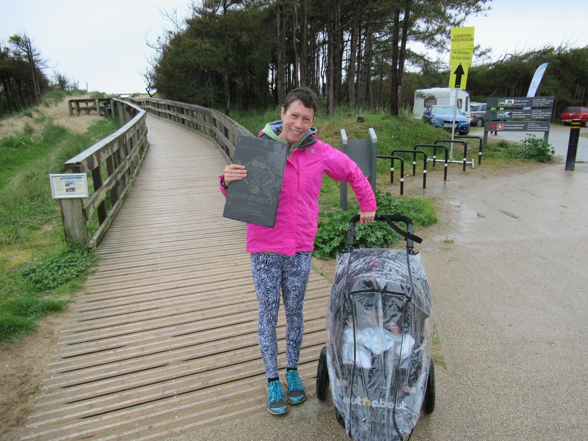 ellie_sut83's tweet image. Beyond elated to finish 1st lady &amp;amp; 2nd overall at the Angelsey Trail 10k today. Not expected at 3 months postpartum as haven't run further than 5k since last July! Thanks @PdwSports &amp;amp; @HonitonPhysio for getting my legs race ready! #thismumruns #newmum #athlete #runner #ukrunchat