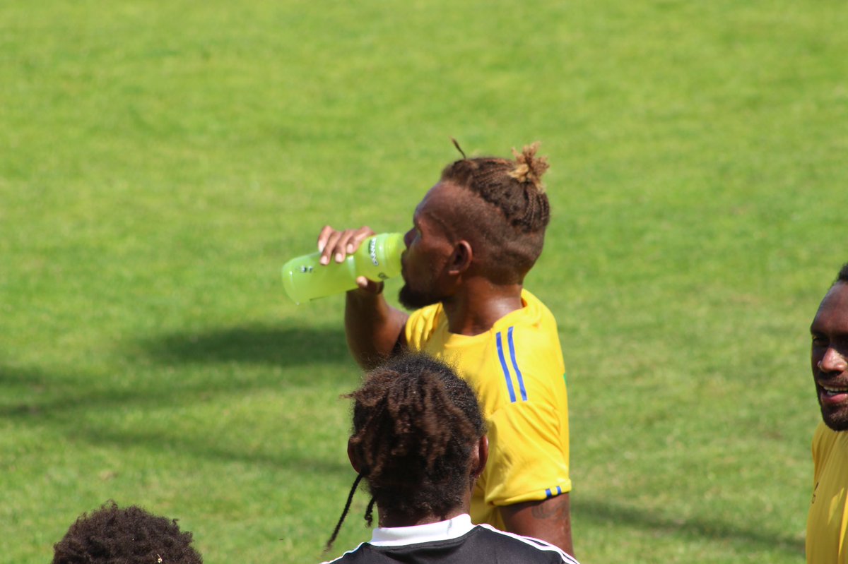 NOSFoundation's tweet photo. 57 | WATER BREAK 

As the heat gets worse the players are given some time to cool down ☀️☀️

SCORE 1️⃣-1️⃣

#GoSoloGo🇸🇧 https://t.co/7LfIcswm6f