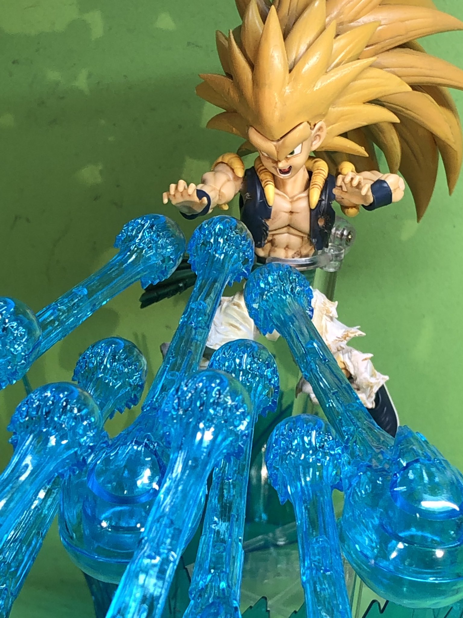 まじゅう Sur Twitter フィギュアライズスタンダードのドラゴンボールシリーズを集めている人なら分かると思いますが エフェクトパーツが かなり余ります 自分も かめはめ波エフェクトが多量にあるのですが それを使う方法はコレです 連続 ね ね