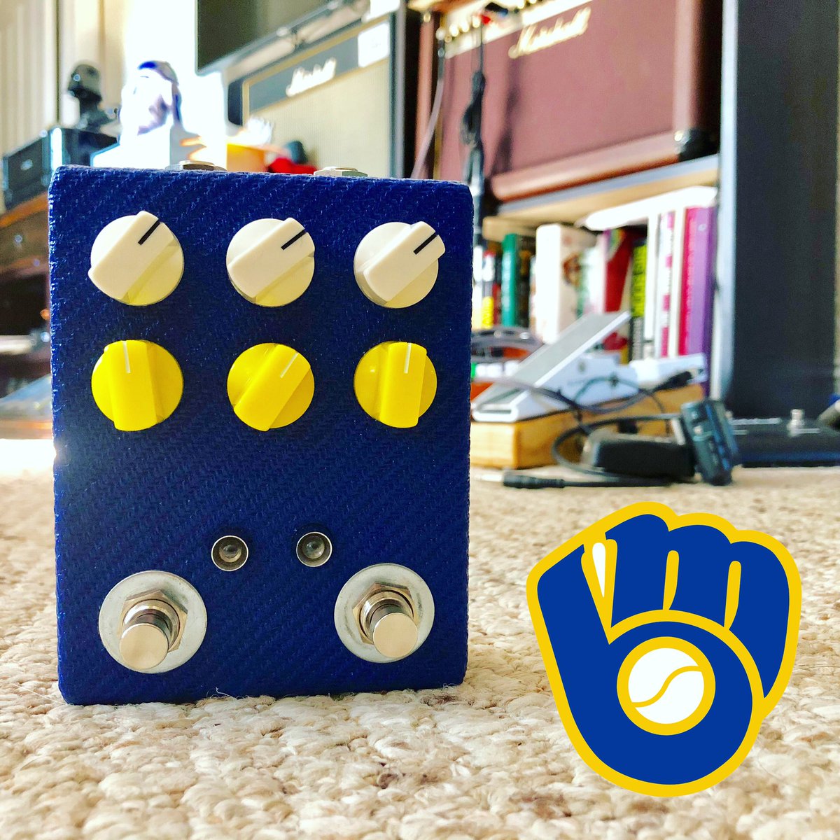 pedaloftheday's tweet photo. Looking forward to checking out this HTX Active Combo Drive - Pat from @GarlandGuitar even customized it in my @Brewers team colors! GO CREW!!
.
#garlandfx #htx #combodrive #overdrive #milwaukee #milwaukeebrewers #brewers #baseball #sunday #pedaloftheday https://t.co/7MIrYvz1m1