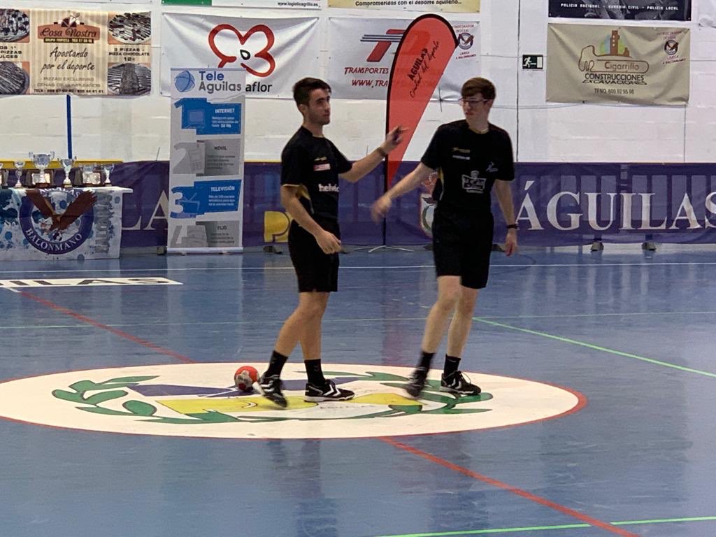 Equipo arbitral de la Fase Final INFANTIL FEMENINO en Águilas @FBmRMurcia <a href="/CBMAGUILAS/">Balonmano Águilas</a>