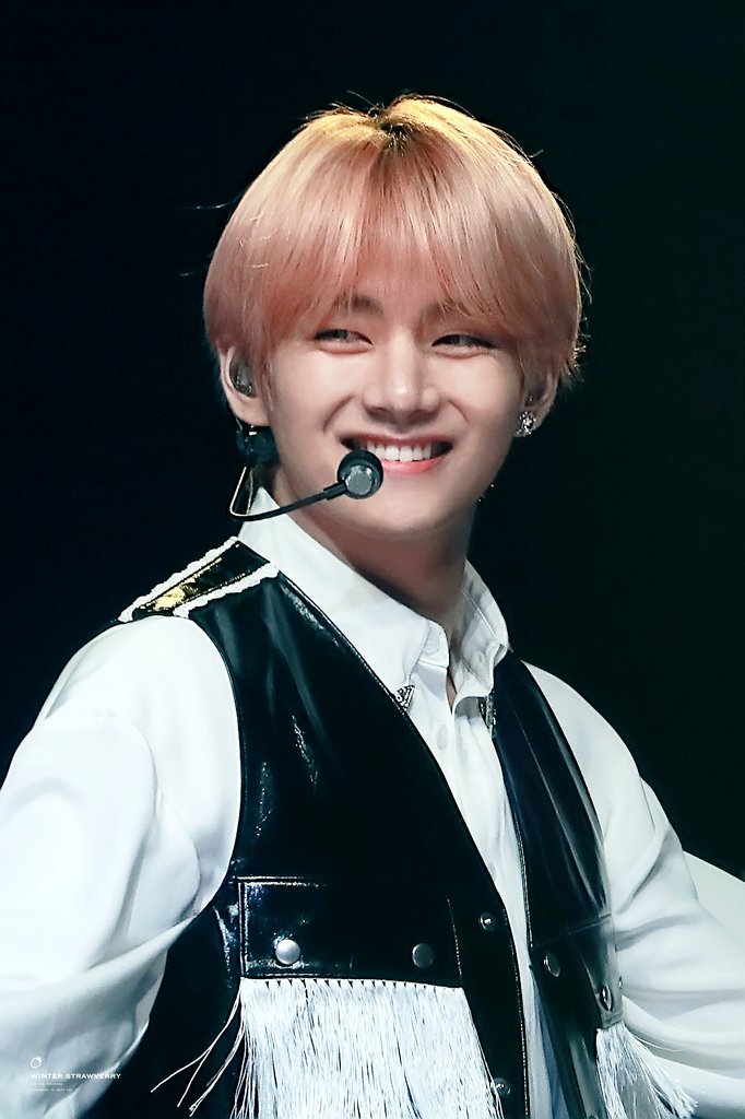 I never stopped loving him because his beautiful and kind smile never changed no matter how big BTS has gotten 😊💜
