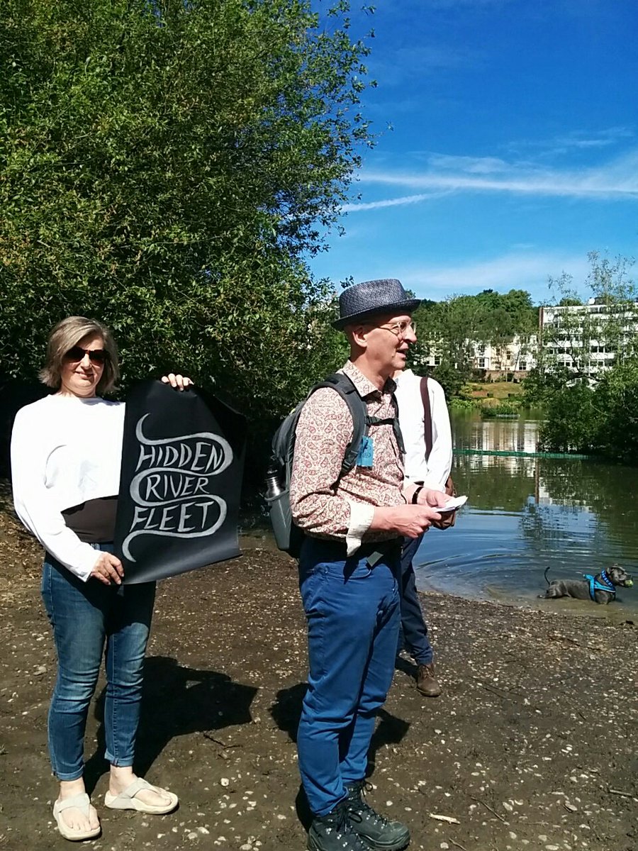 AlisonJArcher's tweet photo. Thinking about #walking #HiddenRivers, or any #walk. Begin with a group of strangers, walk #talk #learn #see #experience #discuss #discover and end with a group of #friends whilst #exploring your #city. #Wellbeing #riversconnect @LondonNPC @Thames21 @Ramblers_London https://t.co/JQ3KRXAAwd