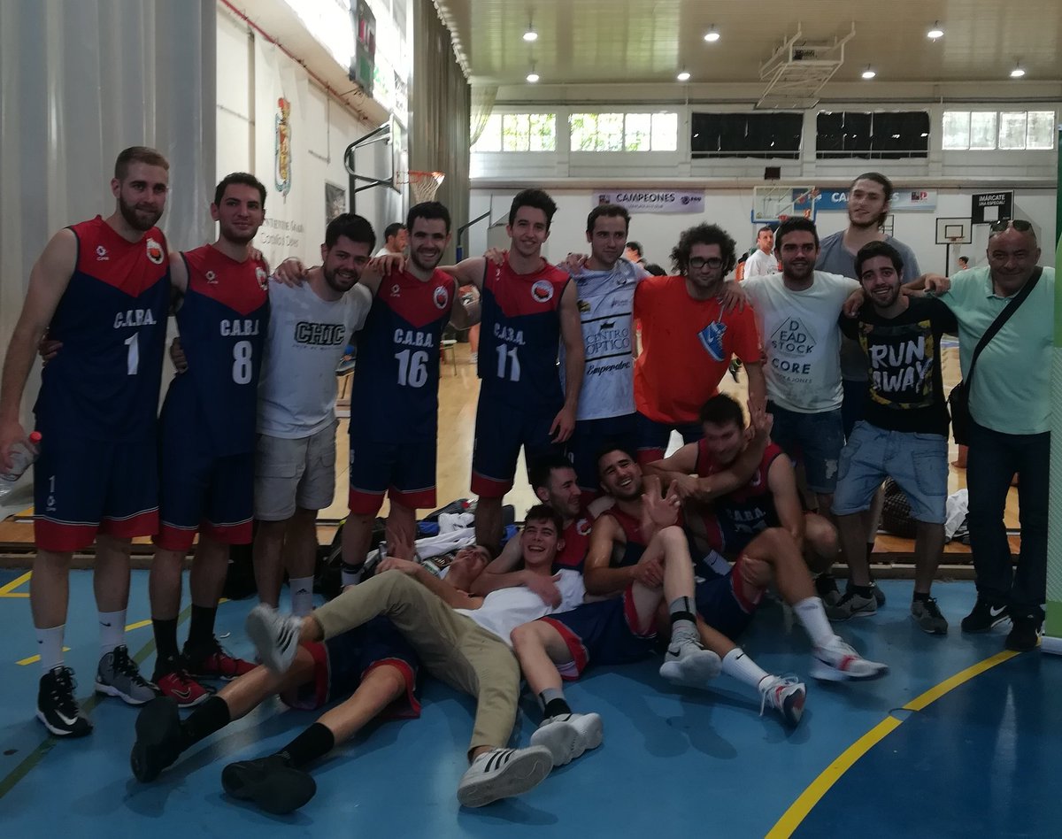 BasketNazari's tweet photo. Final Four #Senior | Victoria de @cabalhambra!! Los chicos de Samu Rodríguez se alzan con el bronce tras ganar a @cbbaza https://t.co/fJBoL5yAKx