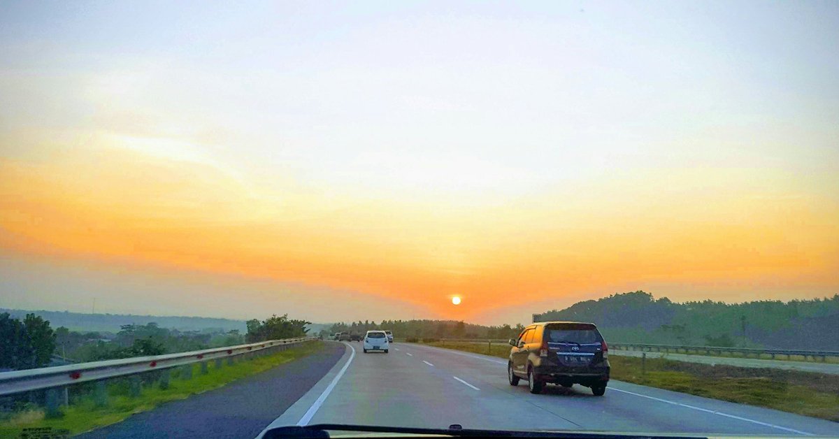 Mudik Lebaran 2019. Lewat Tol Trans Jawa, relatif lancar.