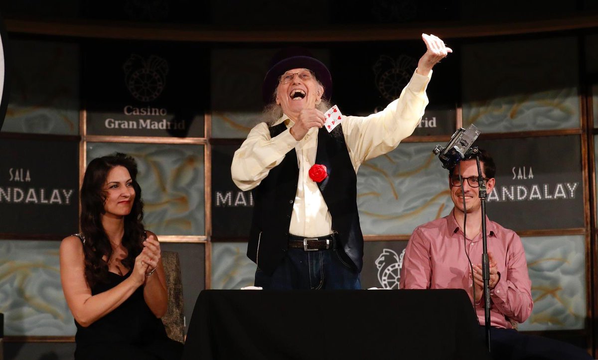 Gracias <a href="/JuanTamarizMago/">Juan Tamariz</a> por una noche llena de #magia y risas 😂 ¡Siempre es un placer tenerte en Casino Gran Madrid!