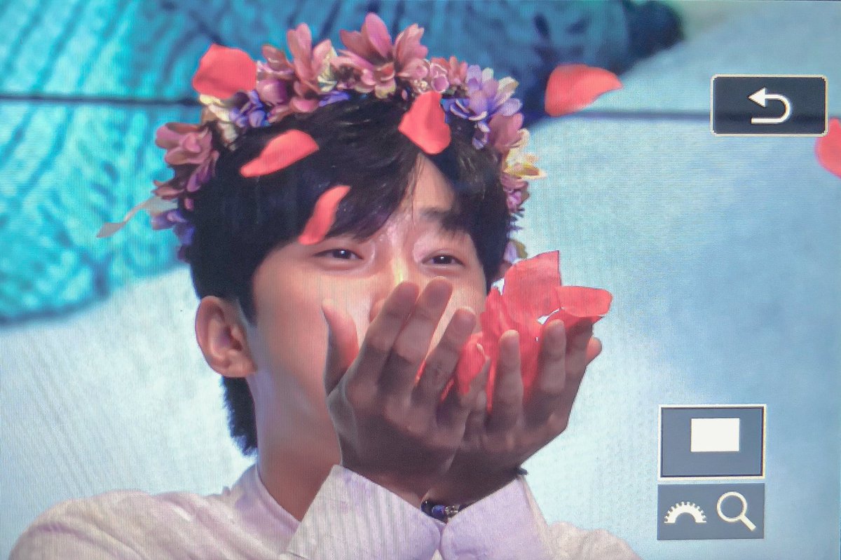 Its_11_18_'s tweet photo. 190602  메이크스타 팬싸인회

#진영 #정진영 #jinyoung https://t.co/kkrIYFUte9