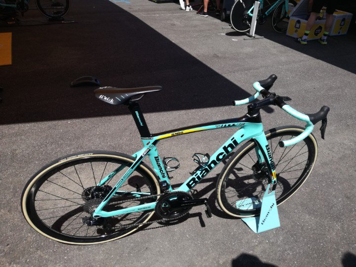 Quelchepassa's tweet photo. #InGiroColGiro #Giro102 #QCPontheroad https://t.co/qAK3Qpznq4