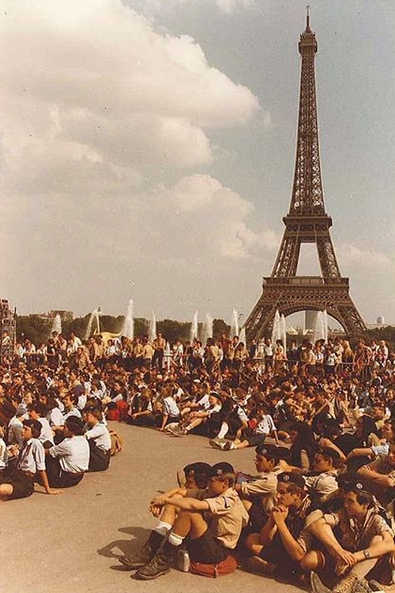 ScoutFSE_Italia's tweet photo. 35 anni fa: primo EuroJam degli #scout d'#Europa a #Parigi

Quest'anno, fra pochi giorni:

#euromoot2019 
 
https://t.co/42FGYhRoI3

Oggi come allora, 
#scautismo #volontariato #giovani #europa #fede https://t.co/pQgRtAi4r4