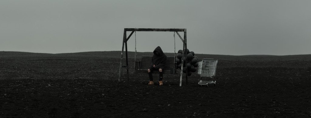 NF is back with a new track “The Search” kasimusicmagazine.com/2019/06/02/nf-…