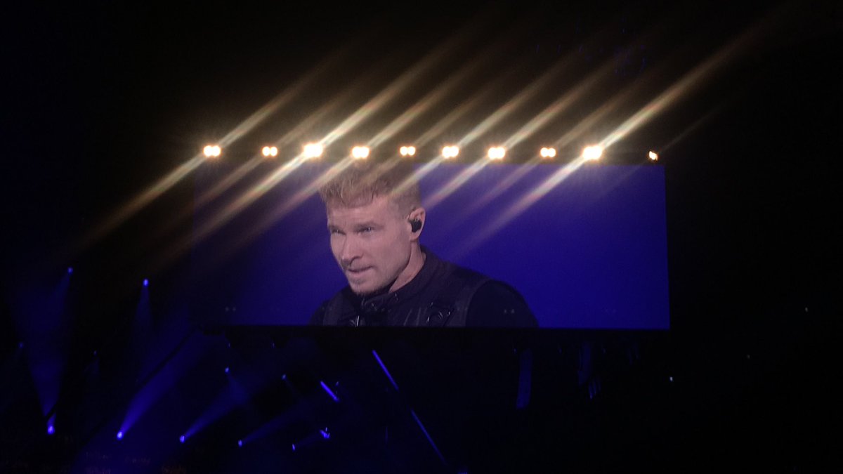 ferrarenjr's tweet photo. boys looking so freakin fine last night π₯ thank you for the amazing show!!! πβ₯οΈ @backstreetboys #BSBNOR #DNAWorldTour https://t.co/P1EmgnWpYL