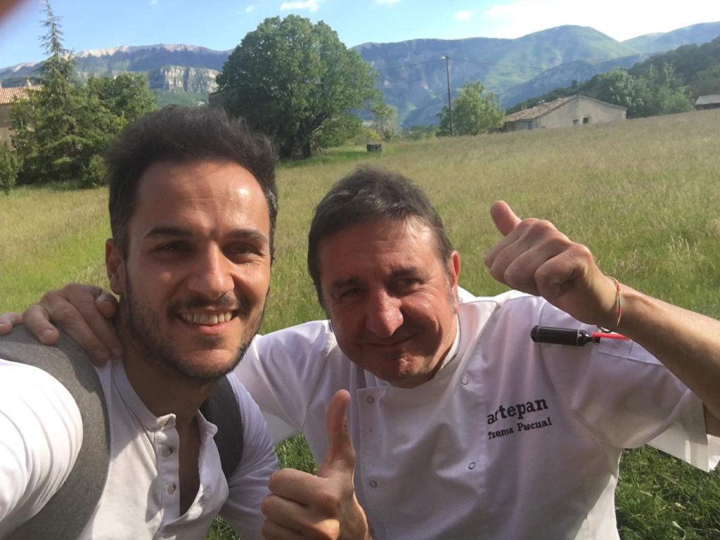 Cerramos hablando de #pan con Txema Pascual desde la Escuela Internacional de La Boulangerie junto a <a href="/J_Morera/">Jordi Morera Baker</a> así como el encuentro #EstrellasentreViñedos en Bodegas <a href="/Vivanco_es/">VivancoCulturaDeVino</a> con el gran Juanan Zaldua. Nos podéis escuchar también de forma on line:  eitb.eus/es/radio/radio…