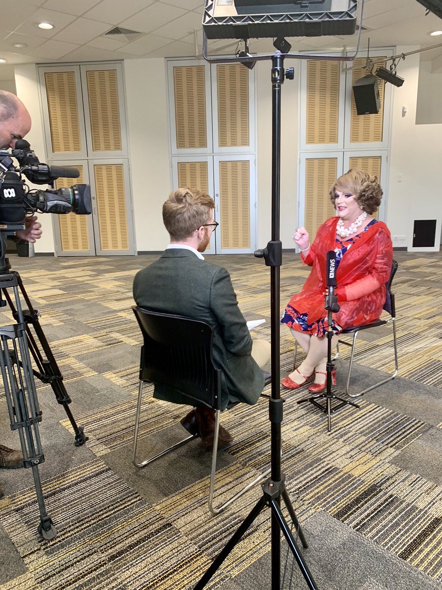 _DollyDiamond's tweet photo. Looking forward to our probing interview on Wednesday night @benjnielsen @ABCTV You opened me up like a can of tuna #PartonMe @AdelaideCabaret @julia_zemiro #dollydiamond June 7 - 9
https://t.co/bw2jL1Orme https://t.co/Ns3dbg8aoa