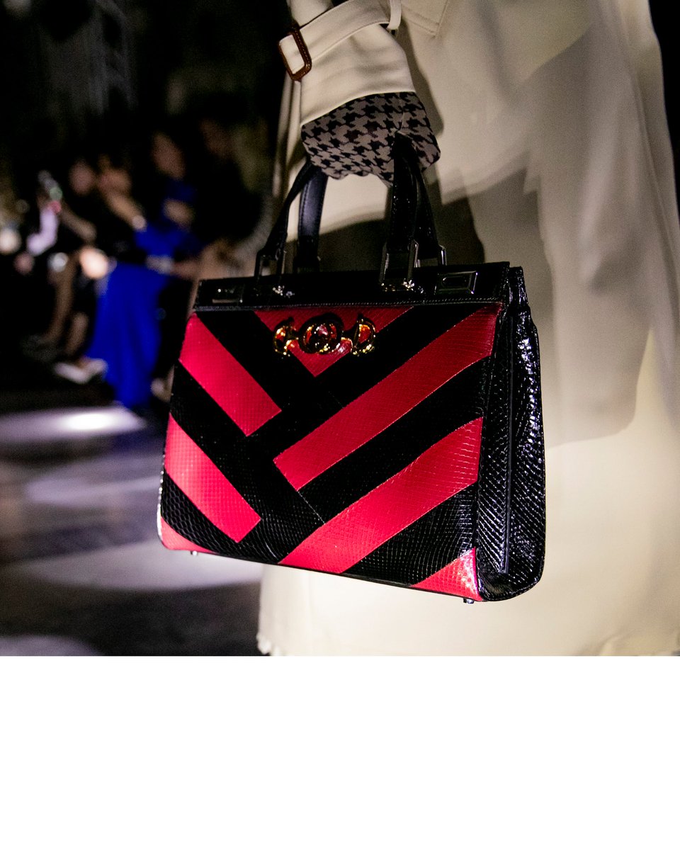 The #GucciZumi bag redesigned for #GucciCruise20 in red and black leather with the Interlocking G and Horsebit hardware. @museiincomuneroma. 
#AlessandroMichele #MuseiCapitolini