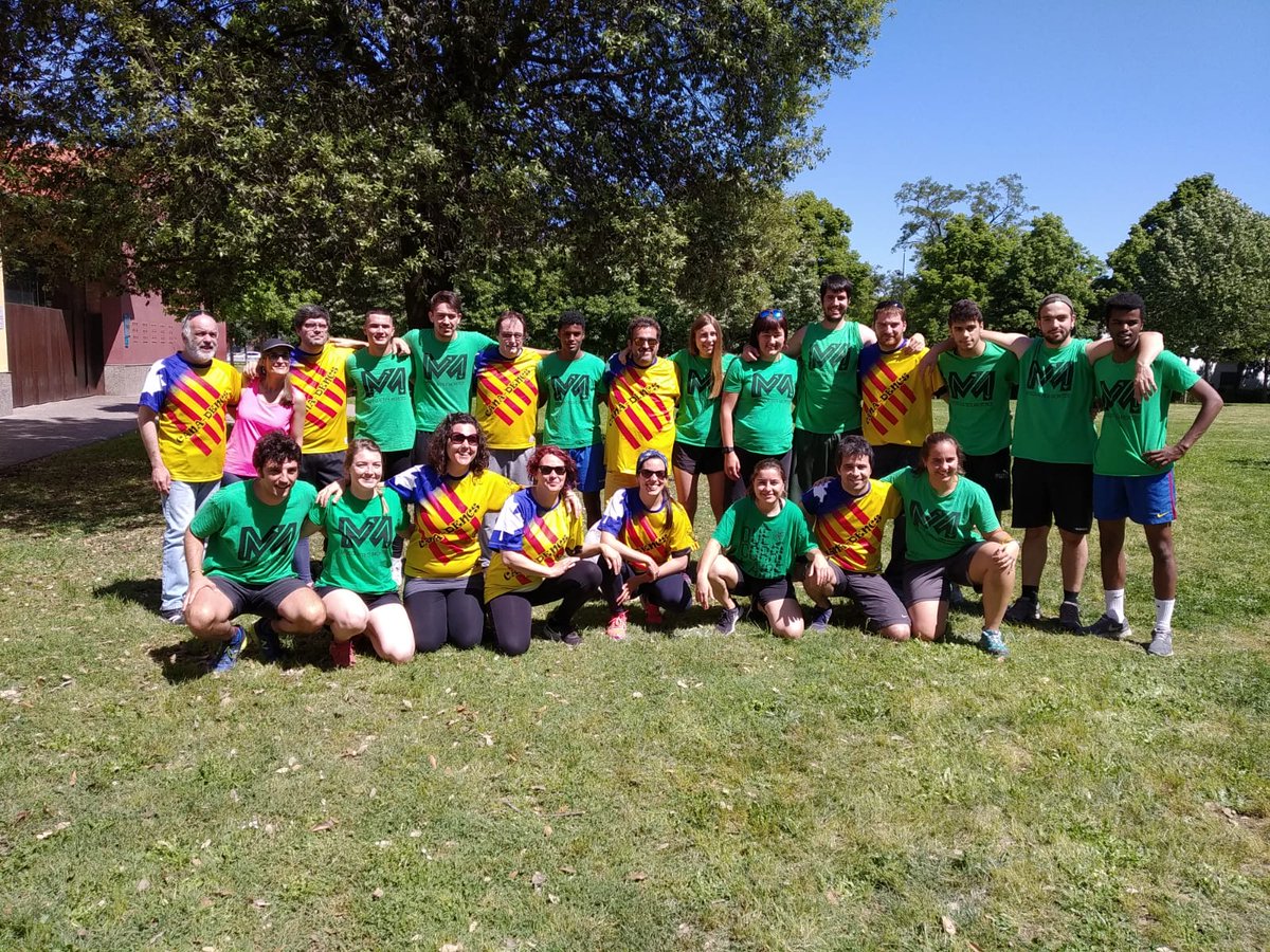 Vadebelit's tweet photo. Segona semifinal al sac!
Després d'un partit d'infart, les #MosquetesMortes passen a la final després de guanyar al gran i potent equip dels #CanaDencs https://t.co/1lgDZfVhzB