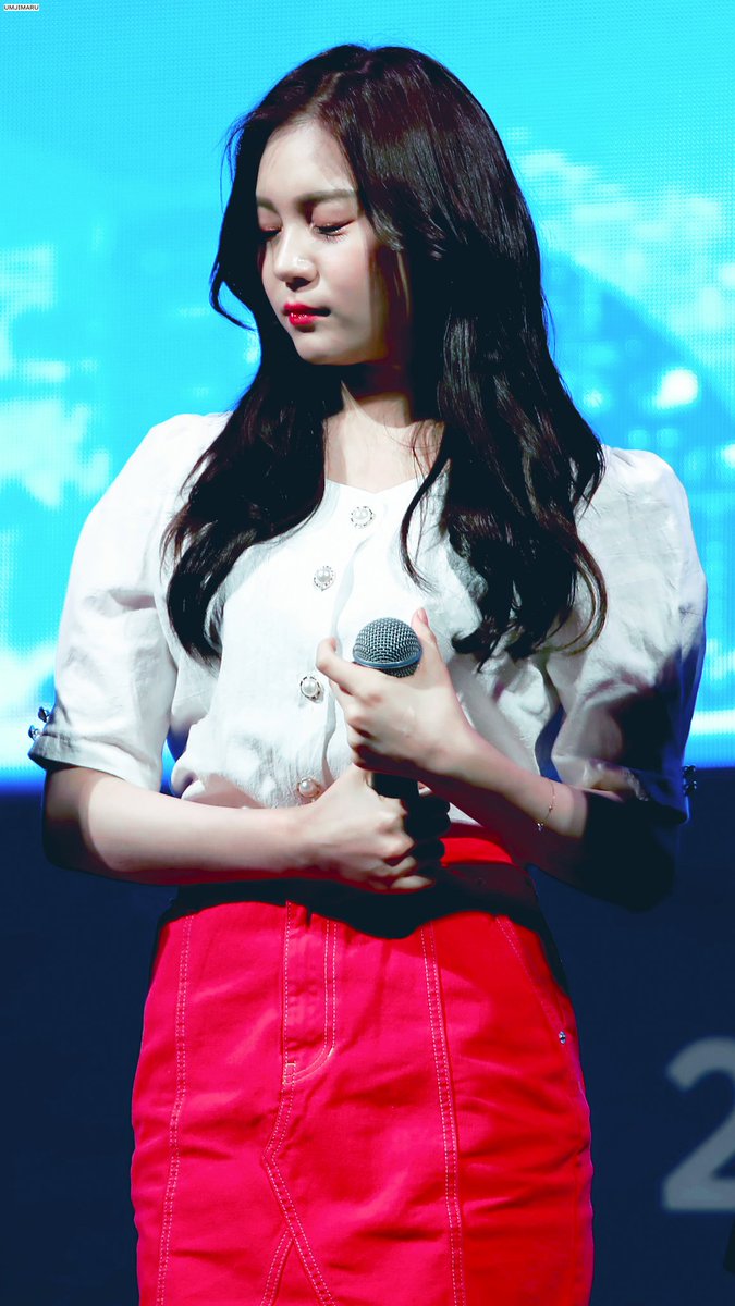 Umjimaru_'s tweet photo. 190531 k-pop music festival 엄지💕

#여자친구 #엄지 #김예원
#gfriend #Umji #オムジ https://t.co/sSXT8VEPij