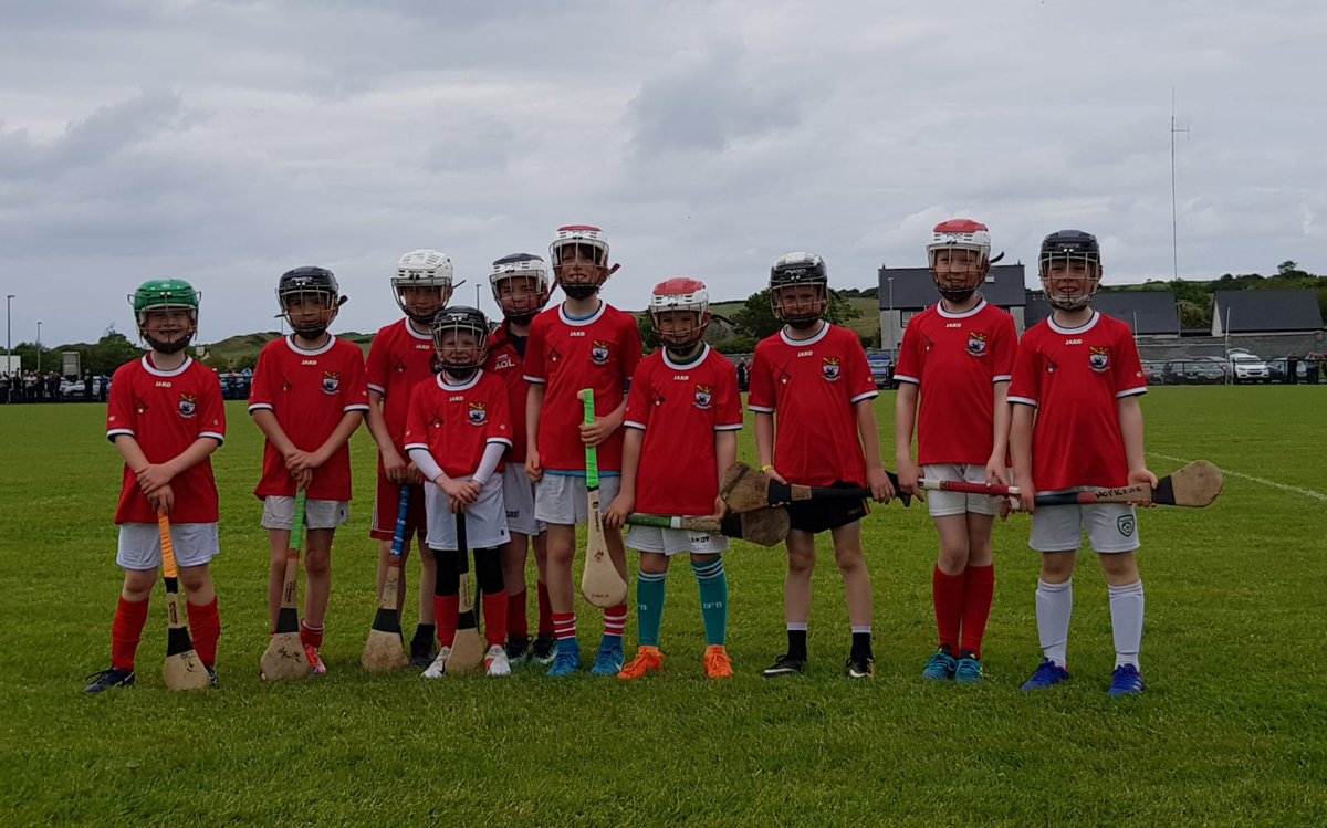 Great day for Sligo hurling yesterday, top of the table, unbeaten, Nicky Rackard SF and @CStrandhill U10's met their heroes after @sligogaa @SligoGAACandG @ConnachtGAA #GAA #gaabelong @NickyRackardCup