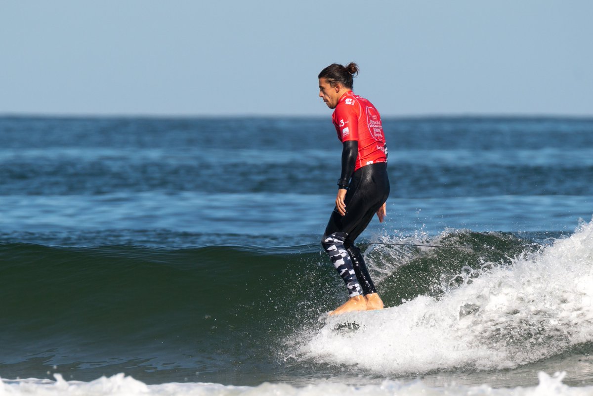 ISAsurfing's tweet photo. Men’s Grand Final is set:
🇫🇷 Antoine Delpero
🇺🇸 Cole Robbins
🇫🇷 Edouard Delpero
🇵🇪 Benoit Clemente
#LIVE on https://t.co/HVSc9oFR8H #ISAworlds #ISAWLSC https://t.co/Fy6KcGJ4cd