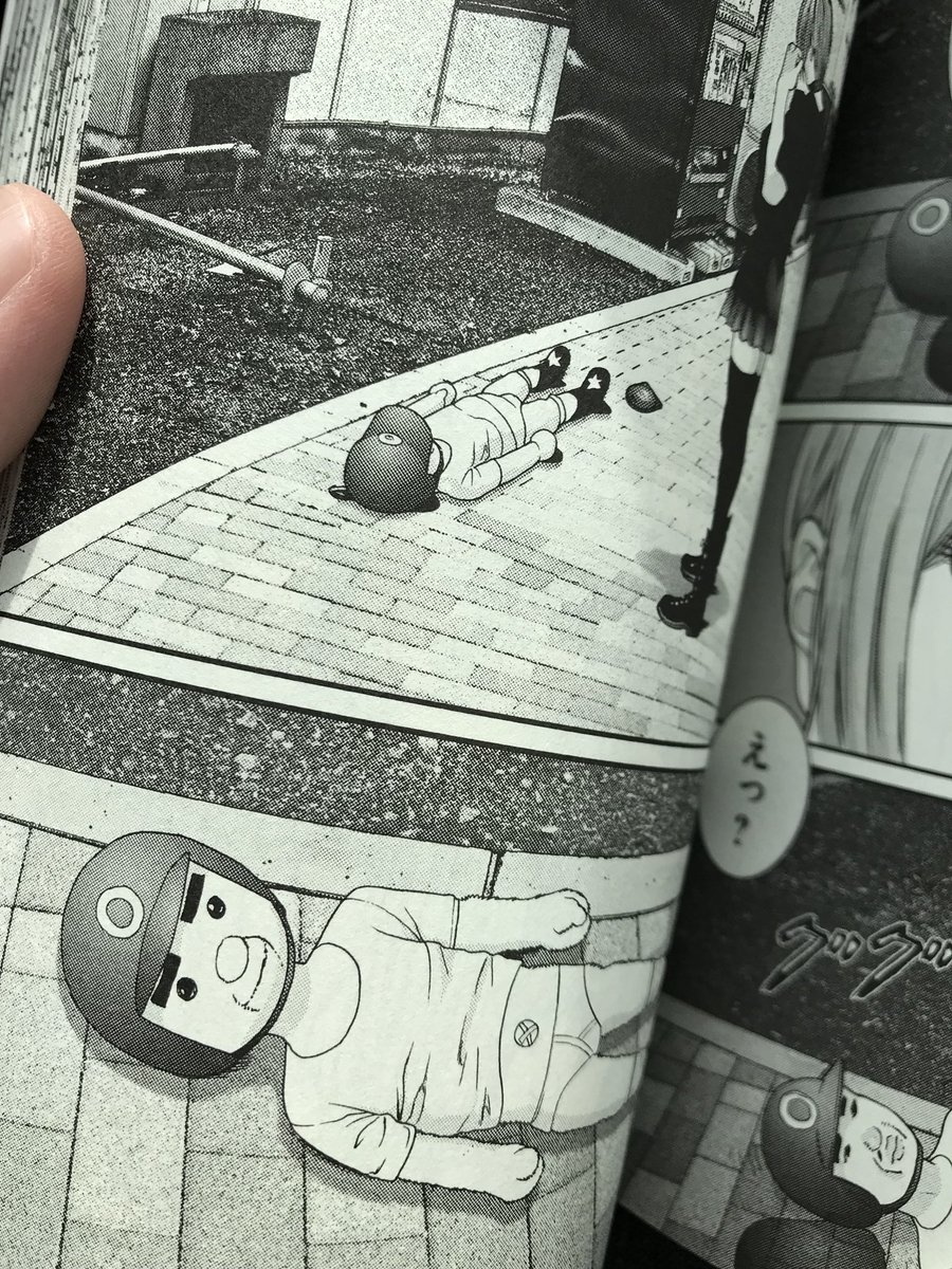 michilego's tweet photo. 借りてきたマンガを妻に読ませたら、最初は嫌々読んでたのが写真のページで限界迎えたみたいで、「おじさんが車にはねられて人形になった〜！意味わかんない〜！気持ち悪い〜！」とマジ泣き、マジギレされました。
泣くようなページですかこれ、、、
#GIGANT https://t.co/dUkie2eM7T