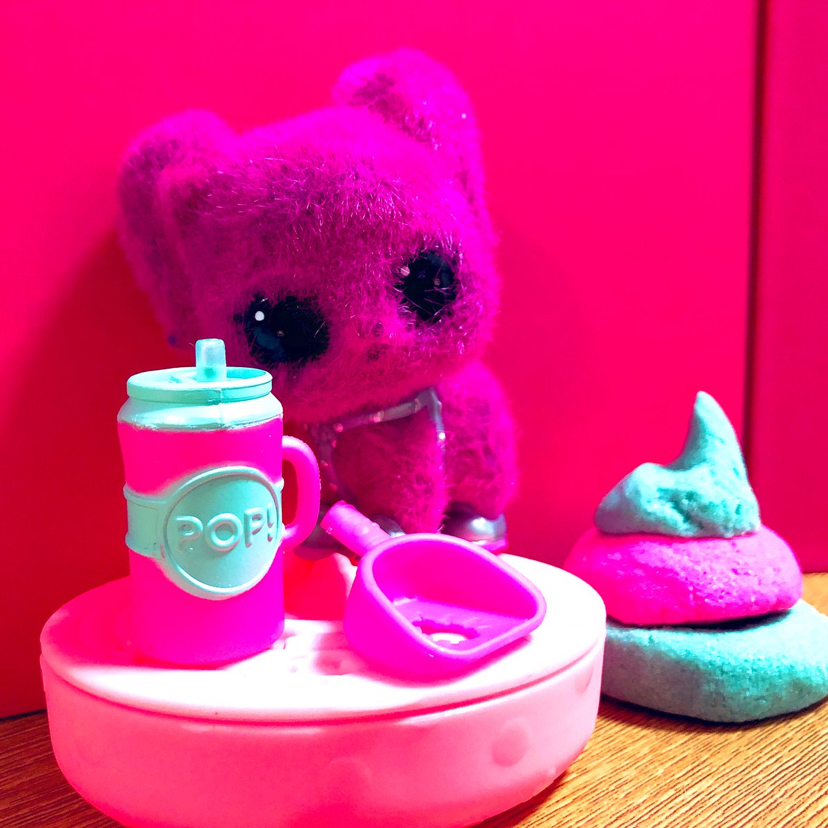 ptptpt001's tweet photo. うっうっかわいい、、
擬態してる……かわいい………イエティ……
砂の色も可愛くなってた……かわいい……
ハーネスつけるのめちゃ大変だった……🙈💕
#LOLsurprise #fuzzypets #LOLサプライズ https://t.co/OCFgPt9adS
