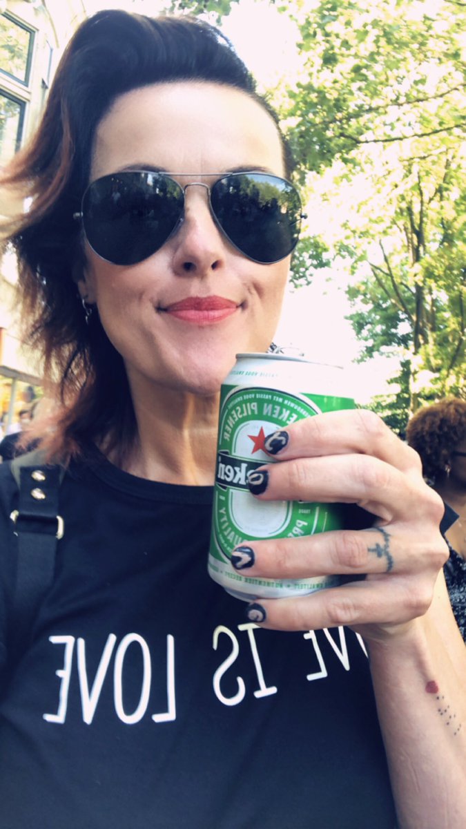 JorikeK's tweet photo. Wat een feestje! #gaypride #gayprideutrecht #itsokaytobegay #loveislove #celebratelove #prideutrecht #proud #kalff #cafekalff #gowhereyourecelebrated #letslove @RobbertKalff trots op jou! https://t.co/CtNYbuRmcP