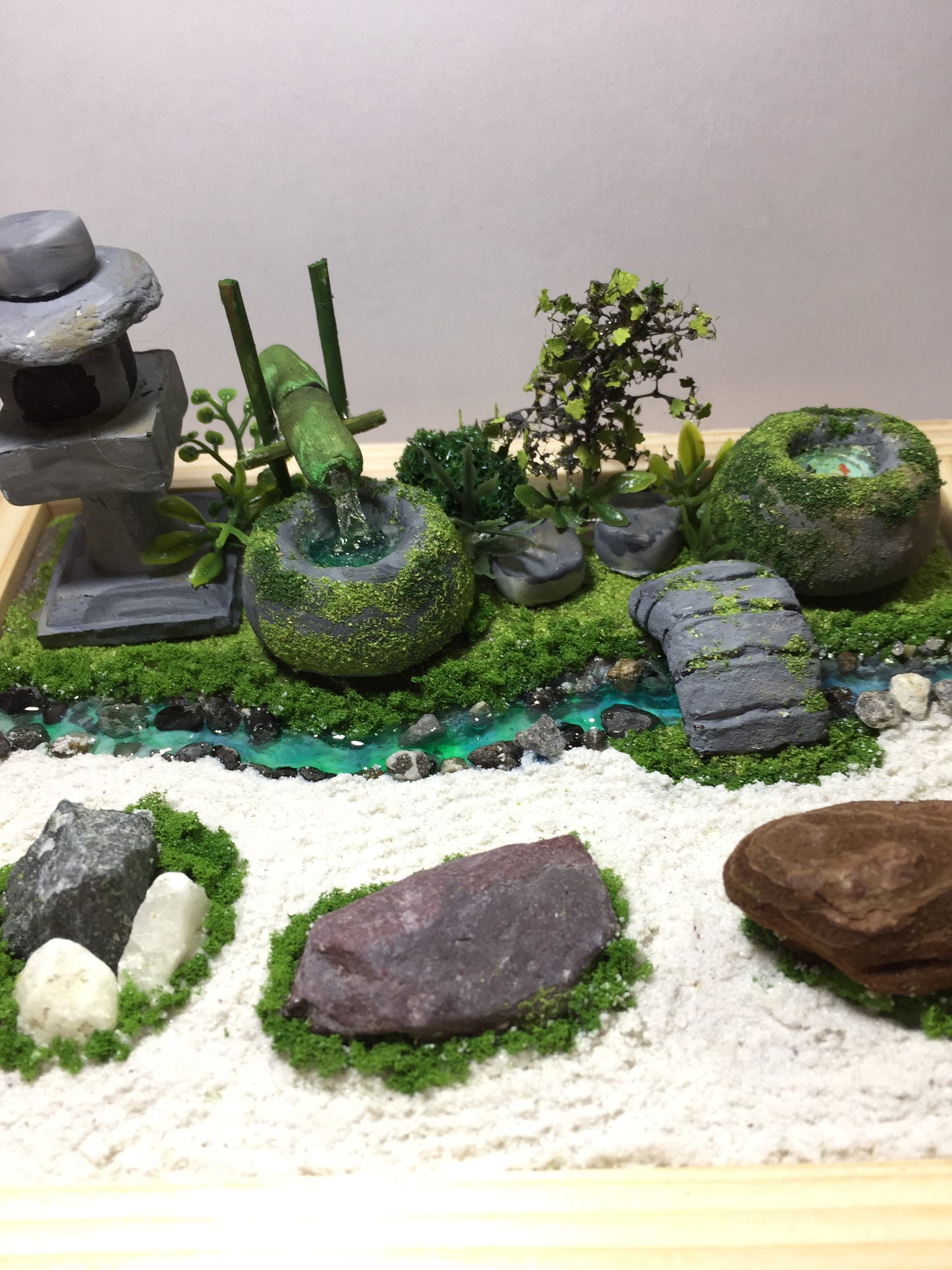 Fumi 先週の瀬川先生のジオラマ教室 日本庭園 の復習で 日本庭園 作ってみました やはり枯山水の石の模様が難しかったです 流れる水の音が聞こえてくるといいなぁ 秋葉原工作室 ジオラマ教室 日本庭園 枯山水 ミニチュア Fumi 先週の瀬川先生のジオラマ教室 日本庭園 の復習で 日本庭園 作ってみました やはり枯山水の石の模様が難しかったです 流れる水の音が聞こえてくるといいなぁ 秋葉原工作室 ジオラマ教室 日本庭園 枯山水 ミニチュア