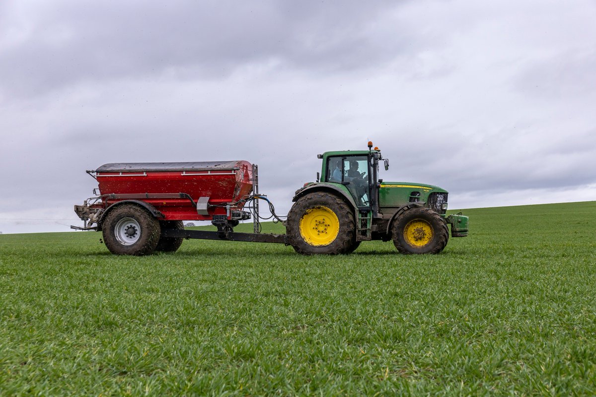 NolanFarming's tweet photo. We have been working with Agri-Spread @agrispreadirl over the last few months testing an impressive prototype trailed spreader.More photos/details on Nolan Farming FACEBOOK page.Impressive Irish Company @John_Dunne_ @JulianHughesAg @Pxfarms #Qualitity #36Metres #Feriliser2019 https://t.co/ftkT4c9kT5