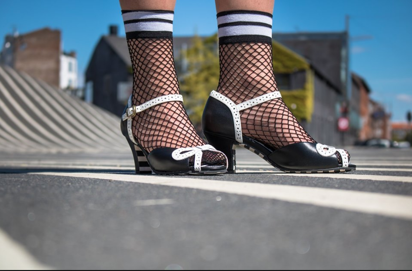 What do you guys think of these gorgeous shots of some of our SS19 collection captured around beautiful Copenhagen? ❤️👠😍☀️

Who wants to see more of this?

#Copenhagen #sunshine #lolaramona #Imwithlola #weloveshoes