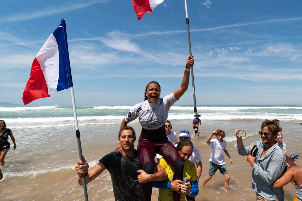 ISAsurfing's tweet photo. Alice Lemoigne 🇫🇷 is your new ISA Longboard World Champion! #GoldMedal #ISAworlds #ISAWLSC #biarritz #france https://t.co/UgfoYPkPcd