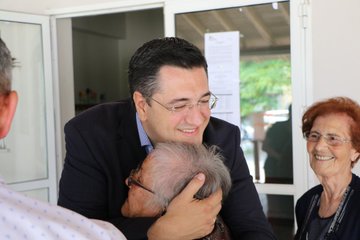 View image on Twitter