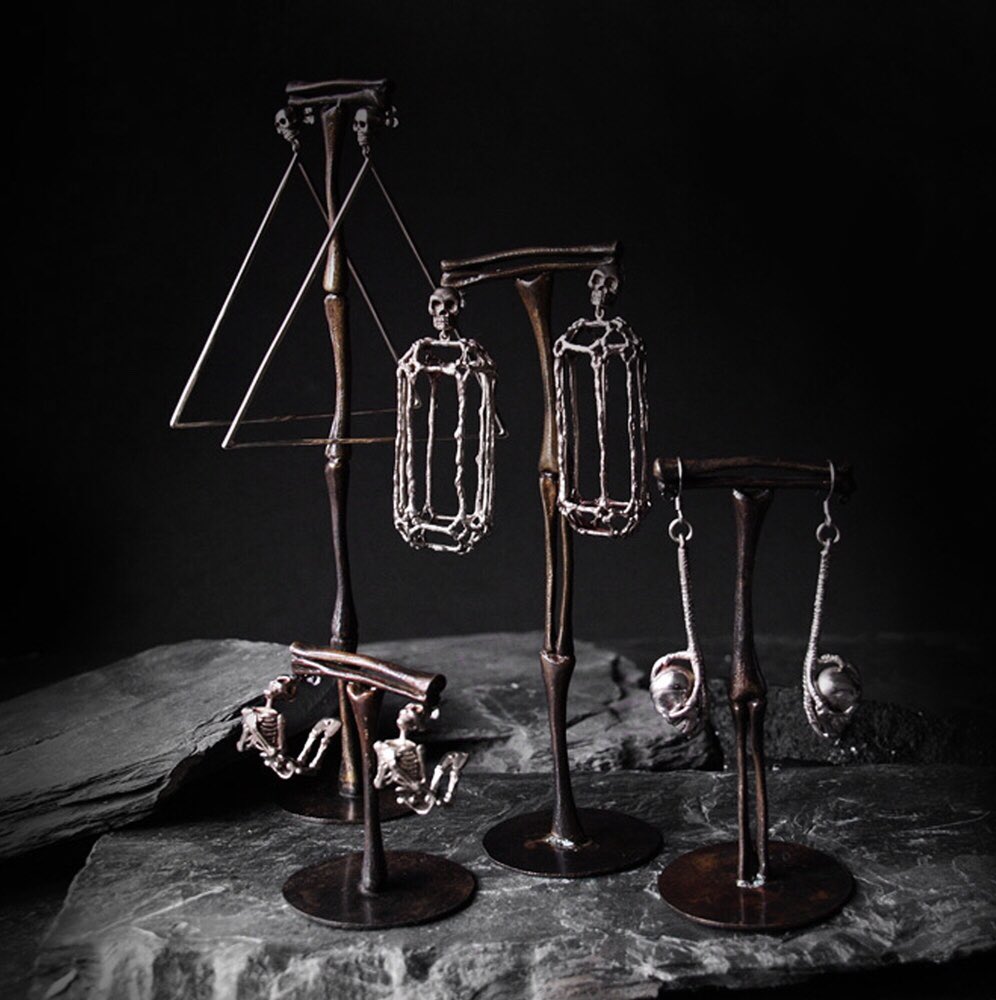 DefyJewelry's tweet photo. New items “The Jewelry keepers” Original design by DEFY Jewelry
#darkstyle #Etsy #decoration #gothic #defyjewelry #newcollection #homedecorideas #decor #uniquedesign #defy #etsyjewelry #etsyfinds #gothday https://t.co/SE46tDvsMC