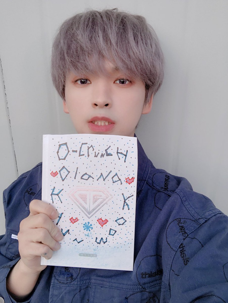 DIA_CRUNCH's tweet photo. [#현욱] 오늘은 앨범 커스텀!! 세상에 단 하나뿐인 저의 앨범을 만들어 봤어요ㅎㅎㅎ 어떤가요?!?!
#이벤트 #M0527 #별자리 https://t.co/3xufAvqbfc